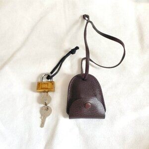 Vintage Gucci small lock and keys with espresso leather cloche…